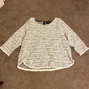 3/4 sleeve black and white blouse